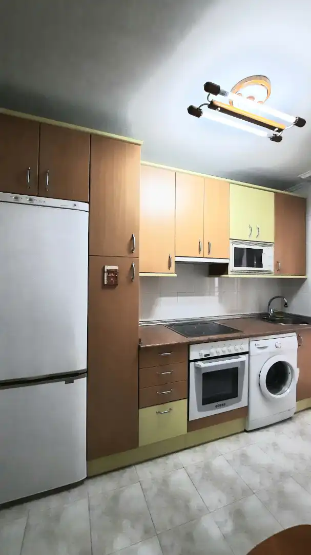 Cuina de Apartament en venda en Barakaldo  amb Calefacció, Parquet i Moblat