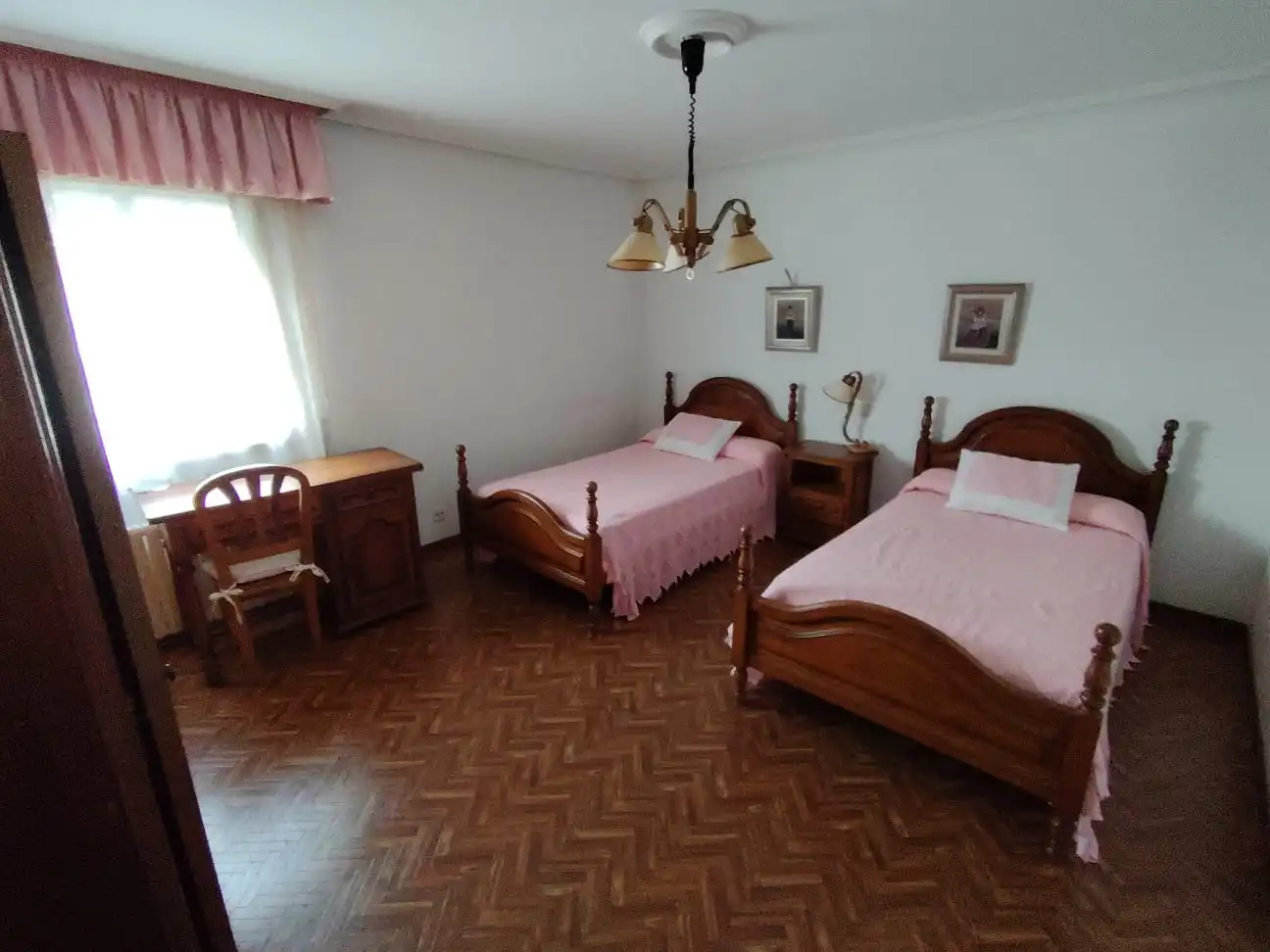 Habitación de Casa o chalet de alquiler en Oleiros con Calefacción, Jardín privado y Parquet
