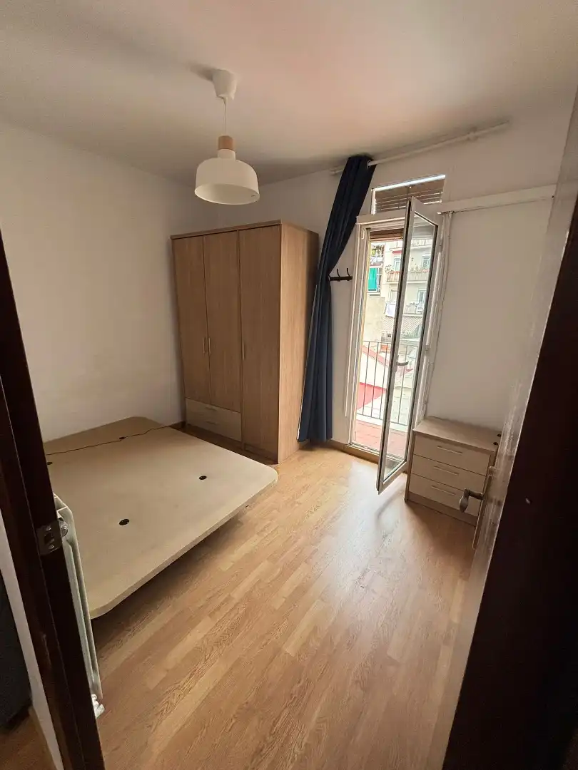 Habitación de Piso en venta en Barcelona con Aire acondicionado, Calefacción y Horno