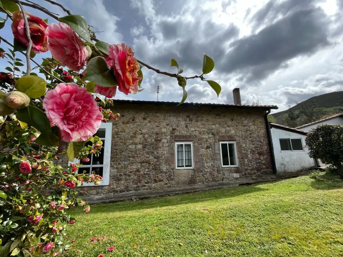 Exterior view of Houses for sale in Valdáliga  with Heating, Terrace and Storage room