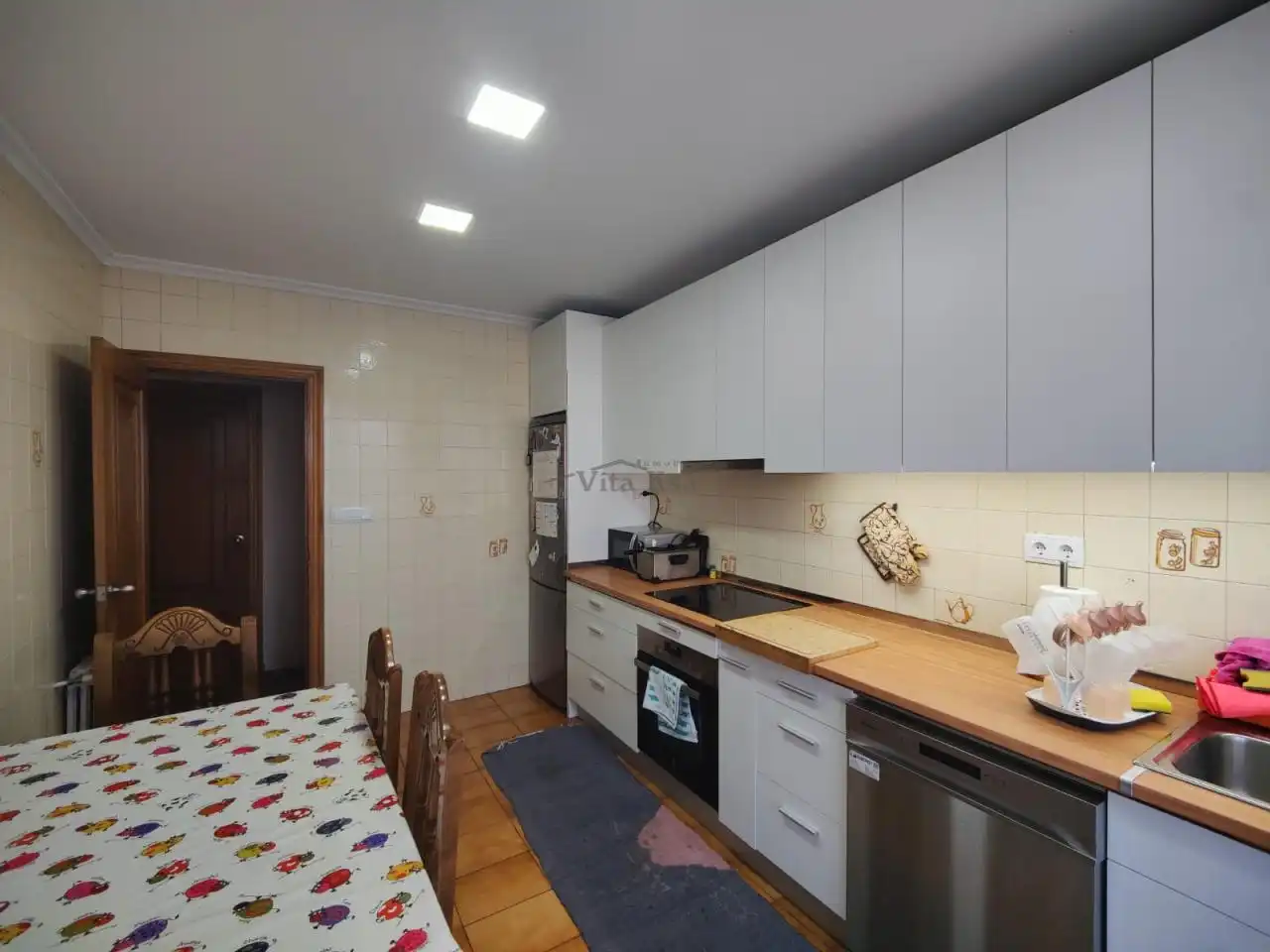 Kitchen of Flat for sale in Ourense Capital   with Heating, Storage room and Balcony