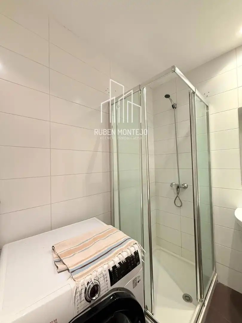 Badezimmer von Wohnung zur Miete in Salamanca mit Heizung, Terrasse und Möbliert
