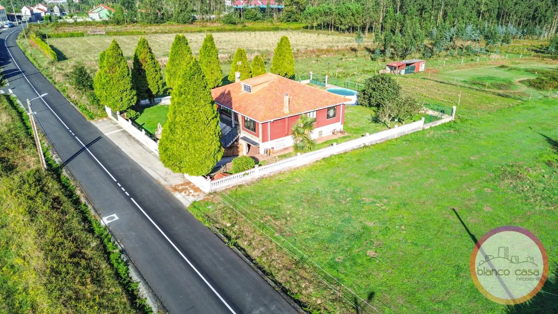 Vista exterior de Casa o chalet en venta en Carballo con Calefacción