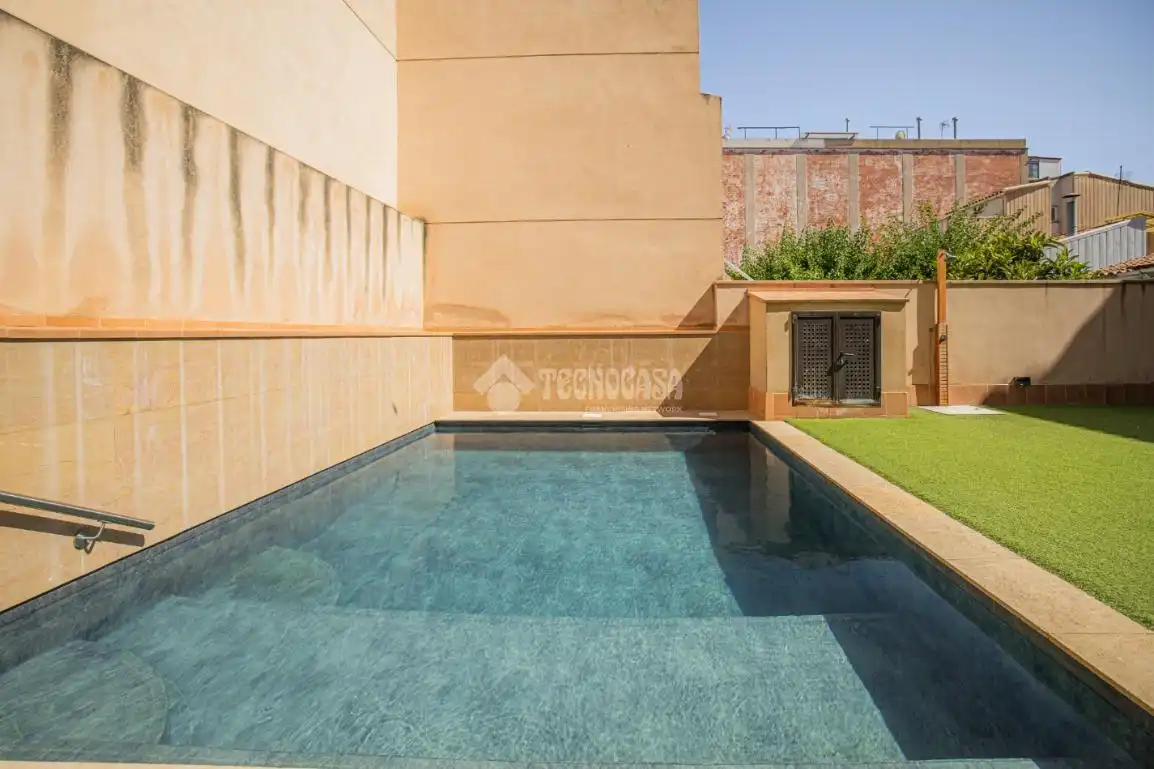 Swimming pool of Flat for sale in Ripollet  with Air Conditioner, Heating and Terrace