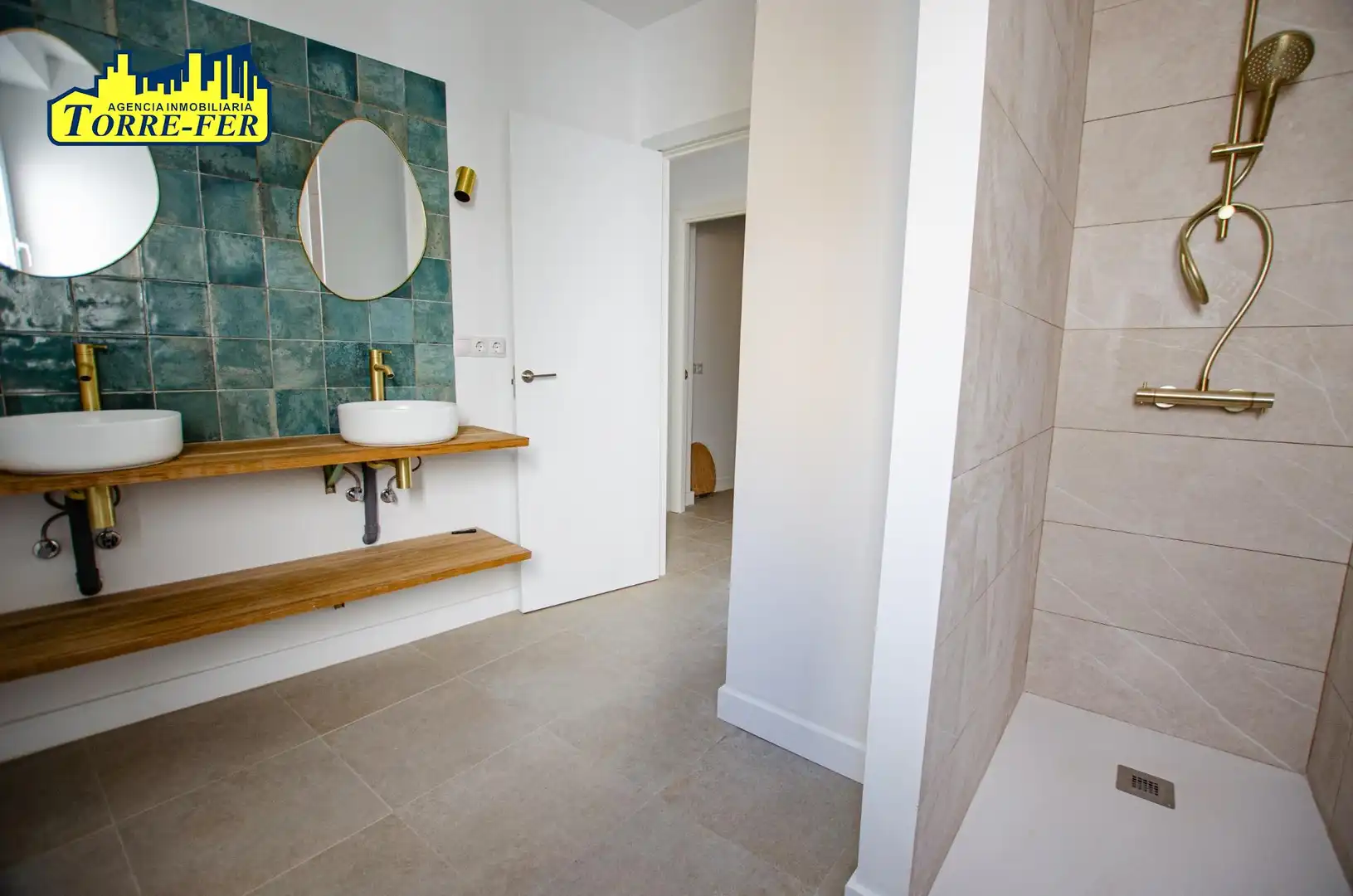 Bathroom of Flat for sale in Almería  with Air Conditioner and Terrace