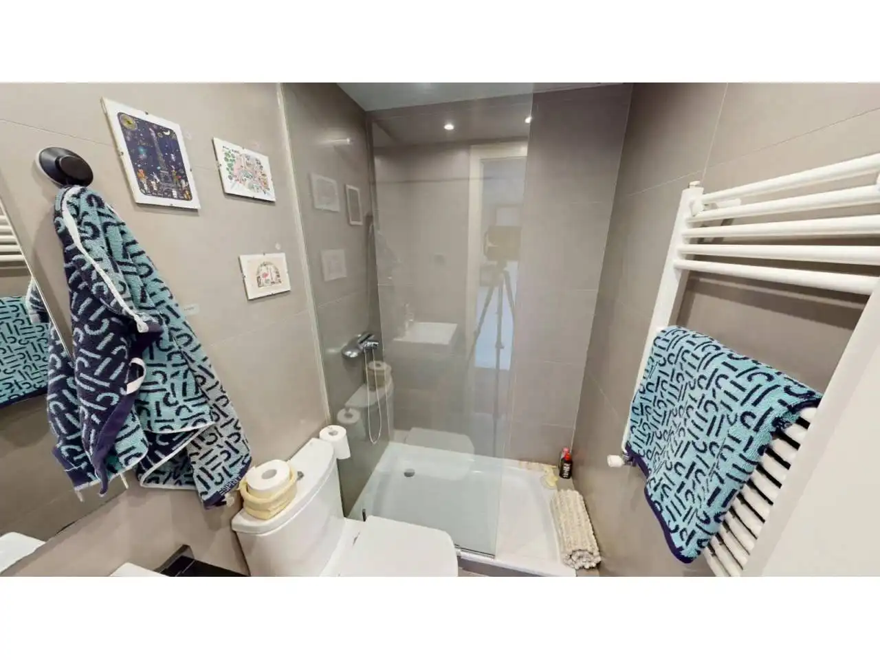 Bathroom of Attic for rent in Carabanchel