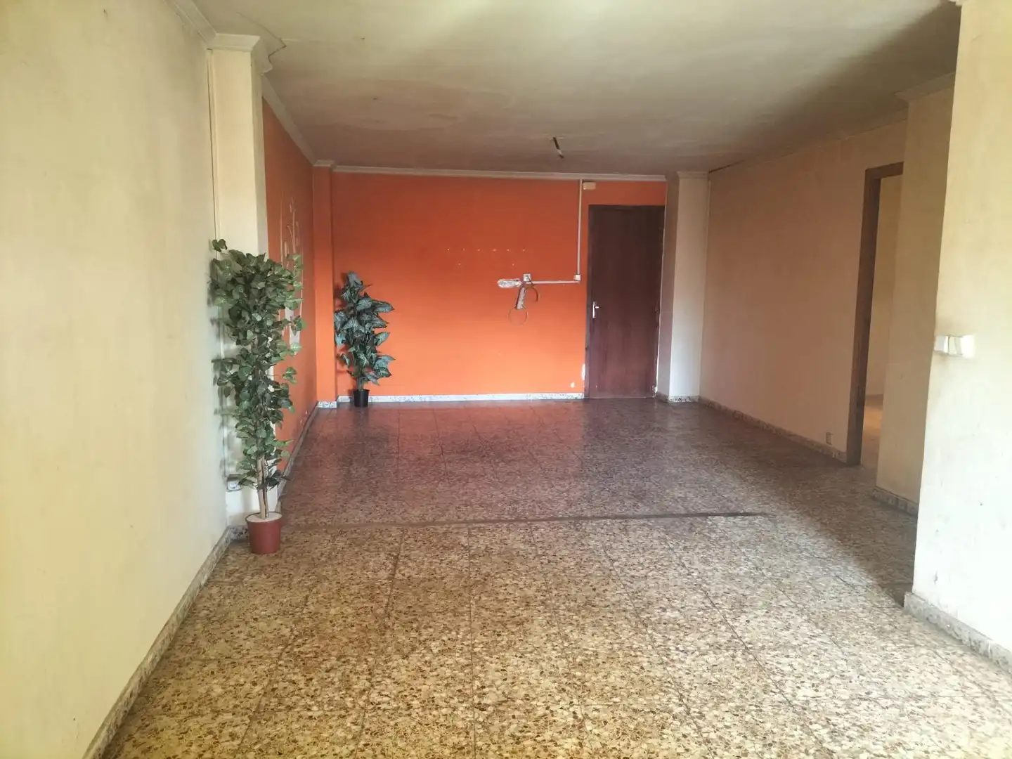 Country house zum Verkauf in Navarrés mit Privatgarten, Terrasse und Balkon