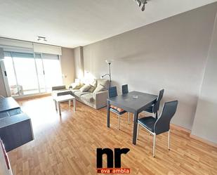 Living room of Flat for sale in Cerdanyola del Vallès  with Heating, Private garden and Parquet flooring