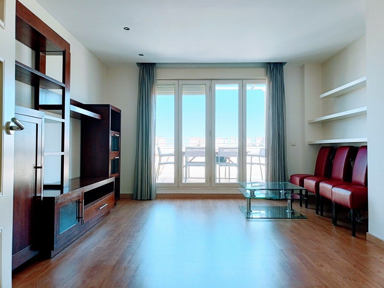 Sala de estar de Ático de alquiler en  Madrid Capital con Aire acondicionado, Calefacción y Terraza