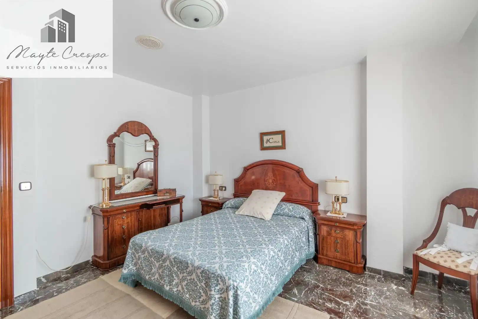 Habitación de Casa adosada en venta en Jun con Terraza, Amueblado y Alarma