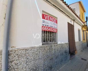 Vista exterior de Casa o xalet en venda en Enguera amb Jardí privat i Terrassa