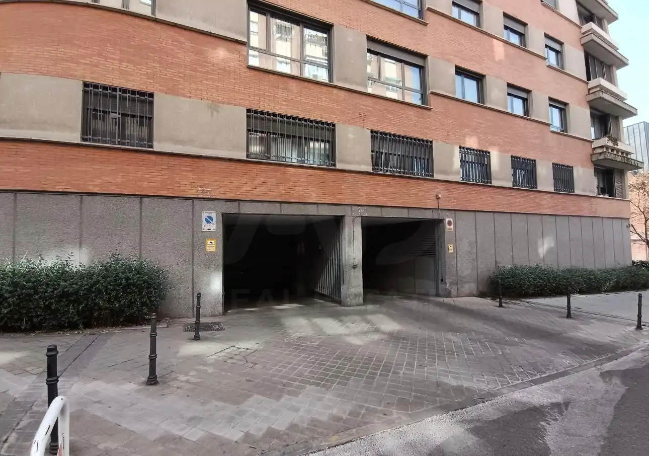 Aparcament de Garatge en venda en Madrid