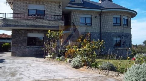 Foto 2 de Casa o xalet en venda a Carretera Santiago de Ambiedes (barredo), Llaranes, Avilés