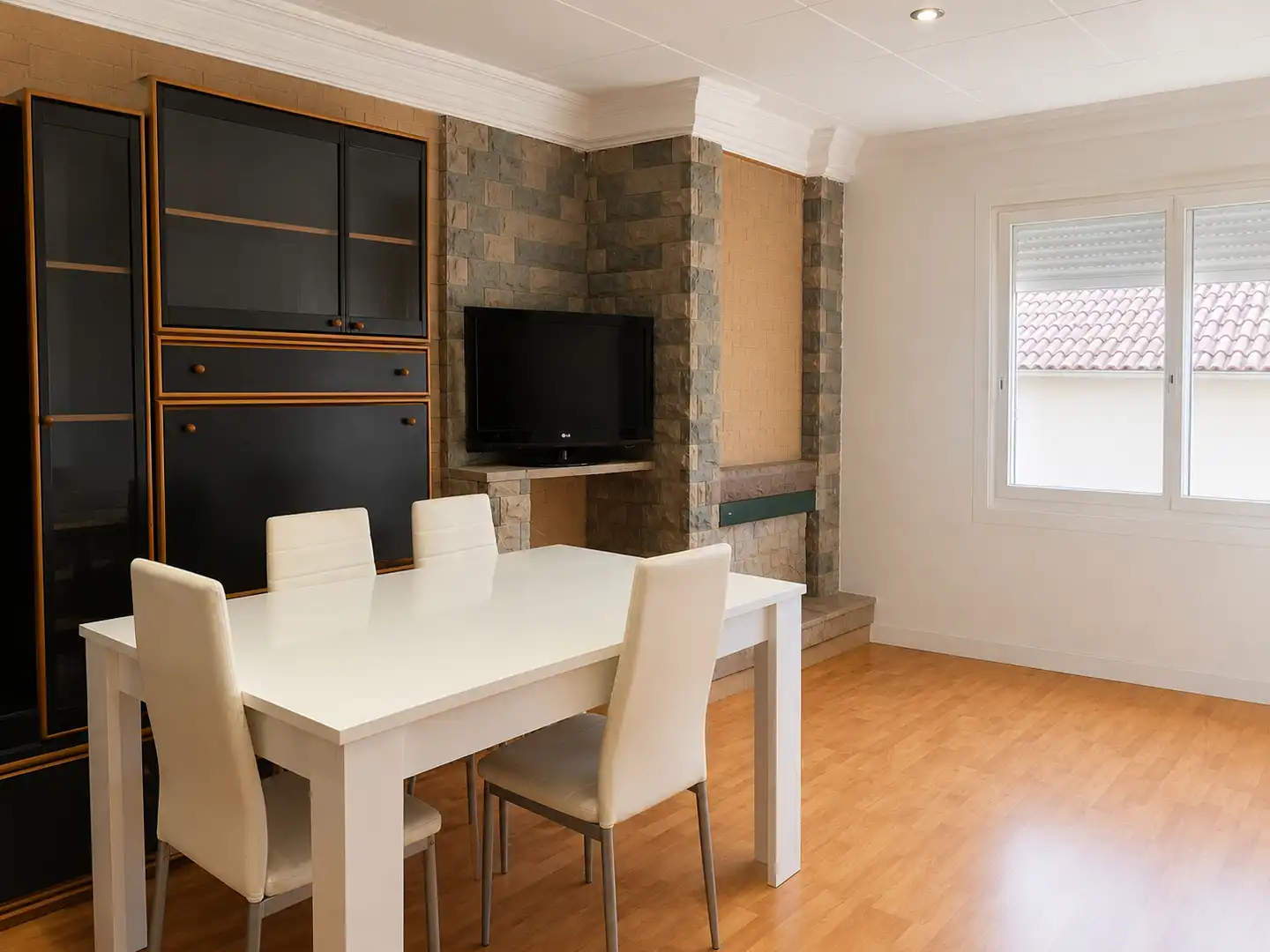 Piso con terraza en venta en Carretera d'Olot, imagen 2