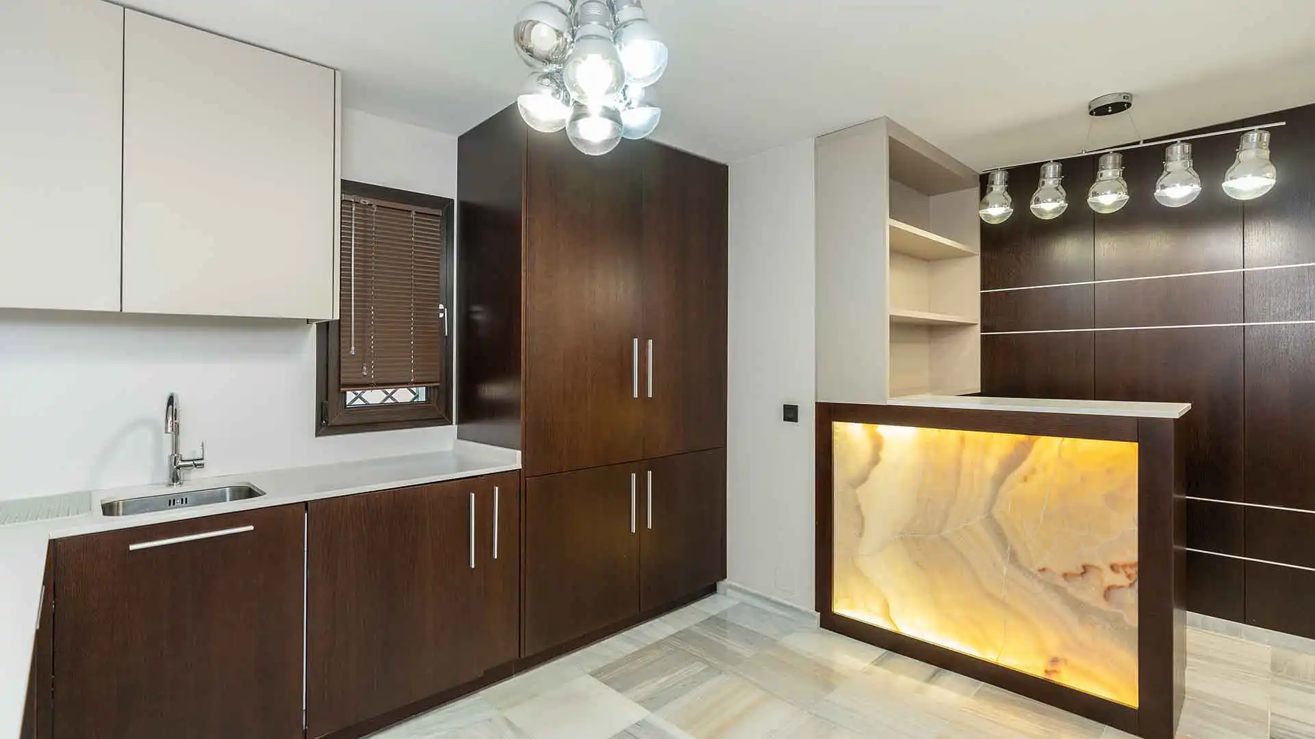 Cocina de Casa o chalet de alquiler en Marbella con Aire acondicionado, Jardín privado y Terraza