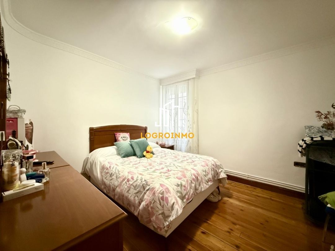 Bedroom of Flat for sale in  Logroño  with Heating