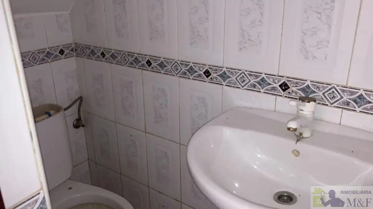 Baño de Casa adosada en venta en Palma del Río