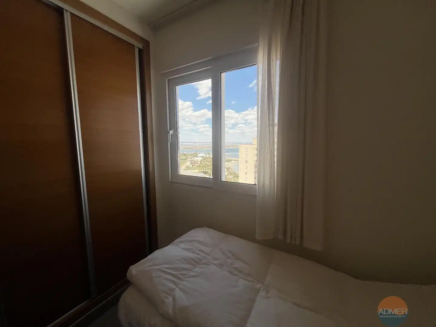 Schlafzimmer von Wohnung zum Verkauf in La Manga del Mar Menor mit Klimaanlage, Heizung und Terrasse