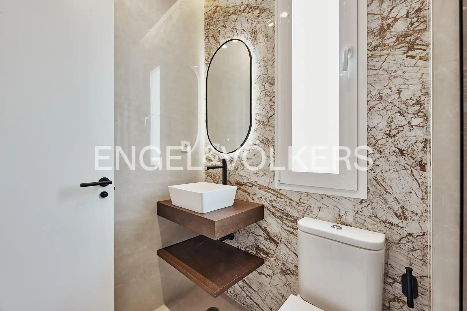 Bathroom of Flat for sale in Madrid  with Air Conditioner, Heating and Parquet flooring