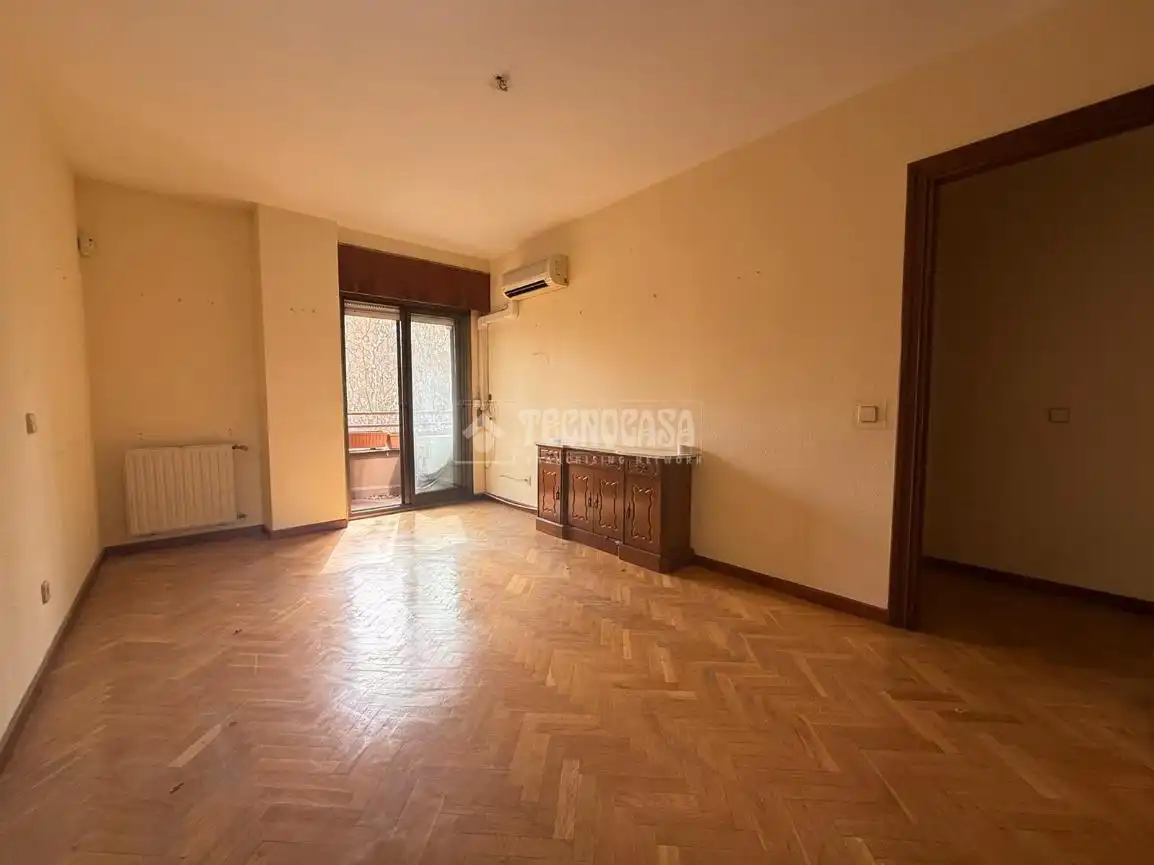 Dormitori de Pis en venda en Madrid amb Aire condicionat, Parquet i Terrassa