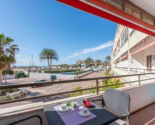 Außenansicht von Wohnung zum verkauf in Cabo de Gata mit Terrasse und Balkon