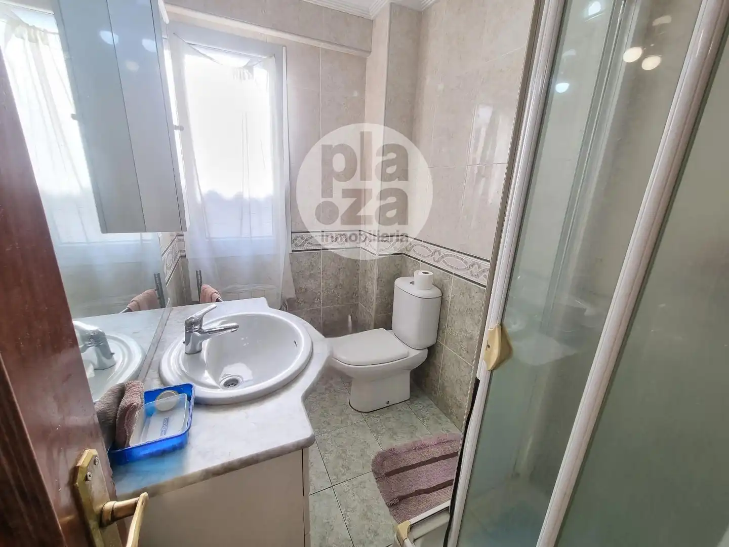 Baño de Piso en venta en Burgos con Calefacción y Terraza