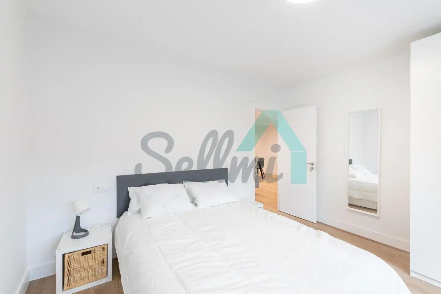 Bedroom of Flat for rent in Oviedo   with Heating, Terrace and Furnished