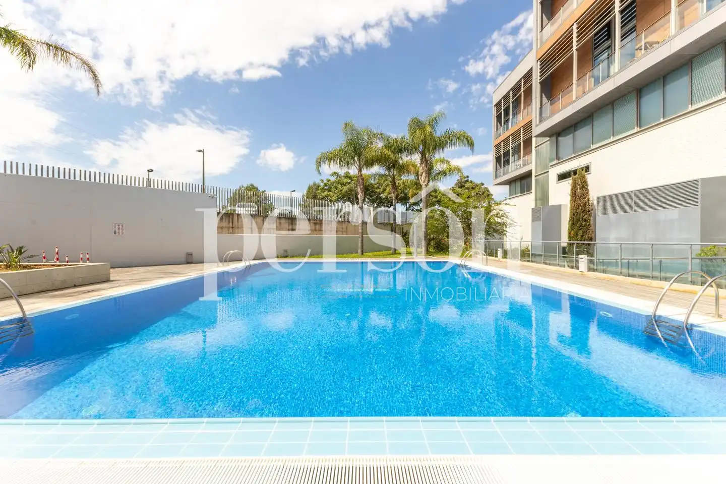 Piscina de Planta baixa en venda en Valencia amb Aire condicionat, Terrassa i Moblat