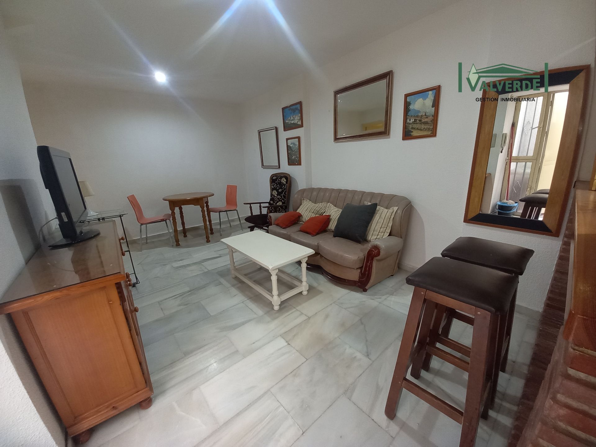 Sala d'estar de Apartament de lloguer en  Granada Capital amb Moblat, Rentadora i Microones