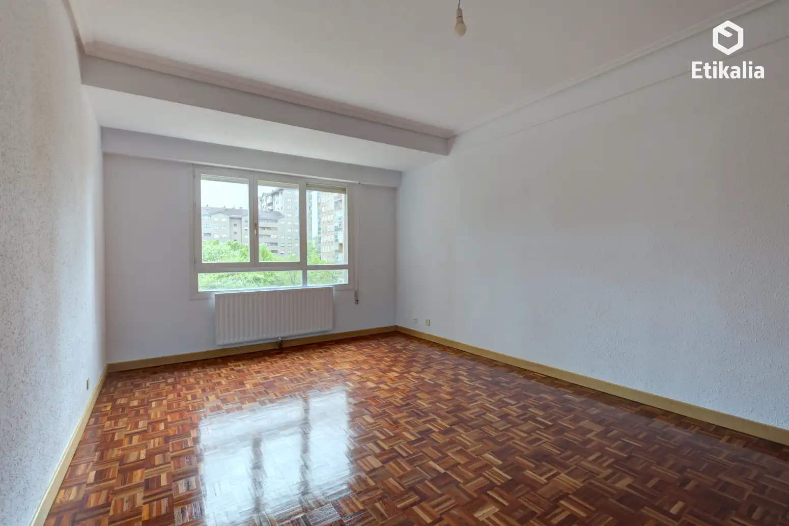 Habitación de Piso en venta en Vitoria - Gasteiz con Calefacción, Terraza y Trastero