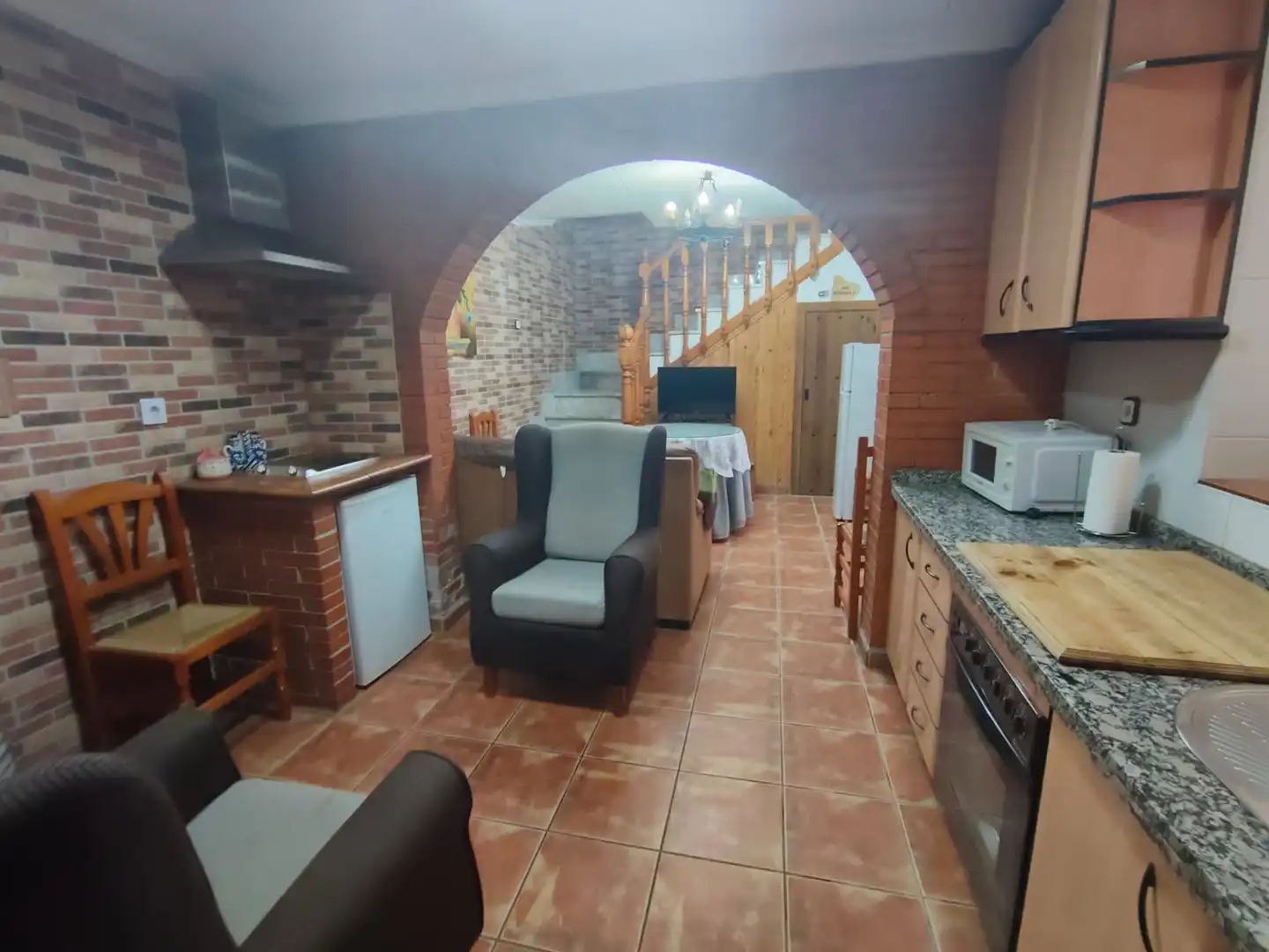 Cuina de Finca rústica en venda en Guadix amb Moblat, Forn i Piscina comunitària