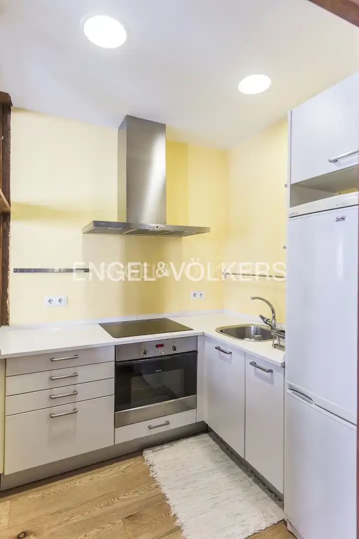 Kitchen of Attic for rent in Madrid  with Air Conditioner, Heating and Parquet flooring
