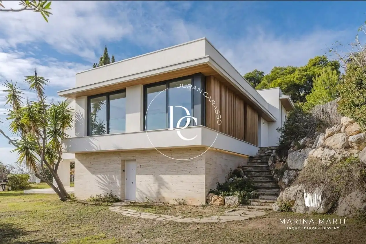House with pool for sale in Plaça Torremoruna, imagen 3