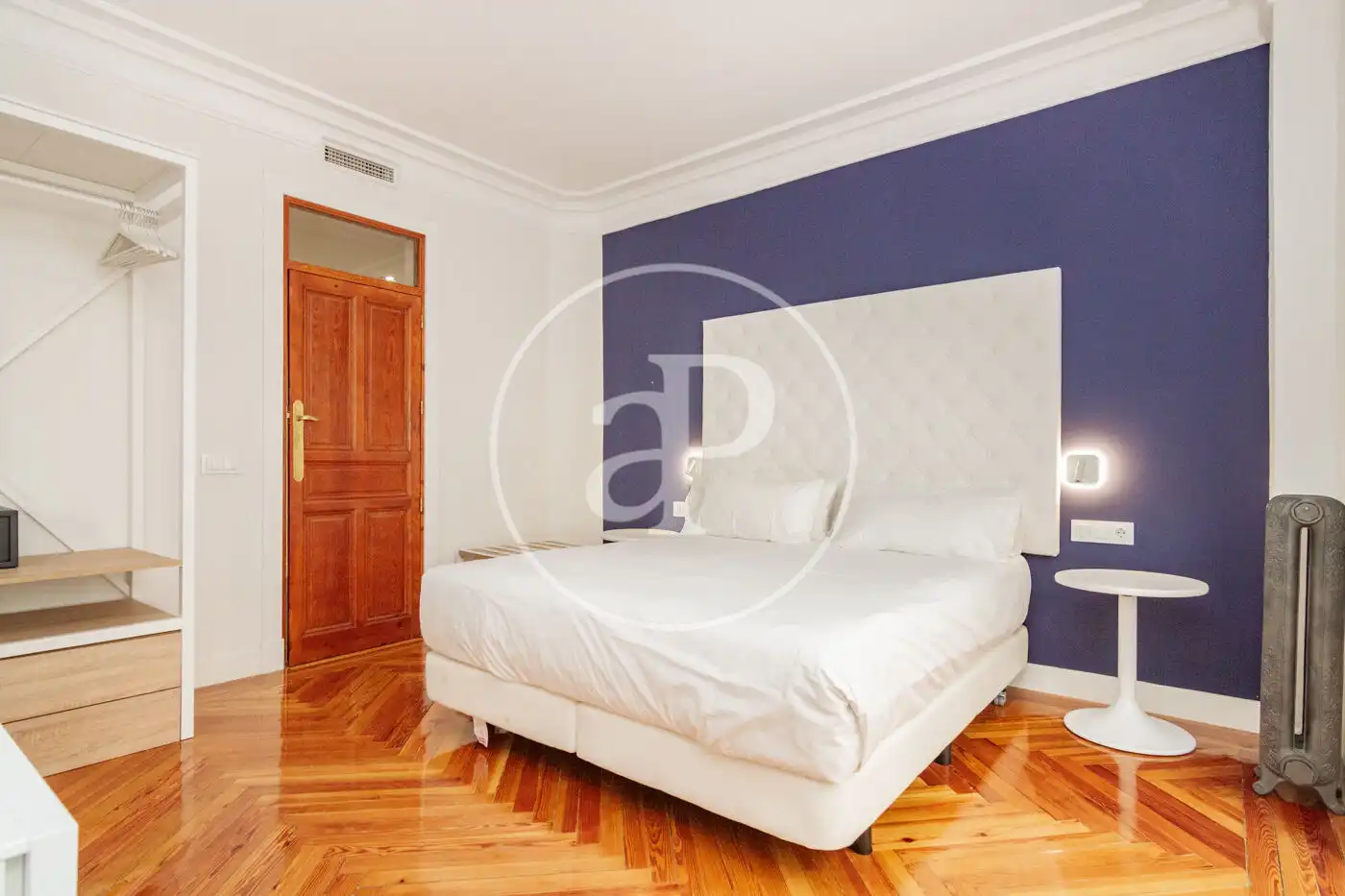 Schlafzimmer von Wohnung zur Miete in Madrid mit Klimaanlage, Heizung und Möbliert