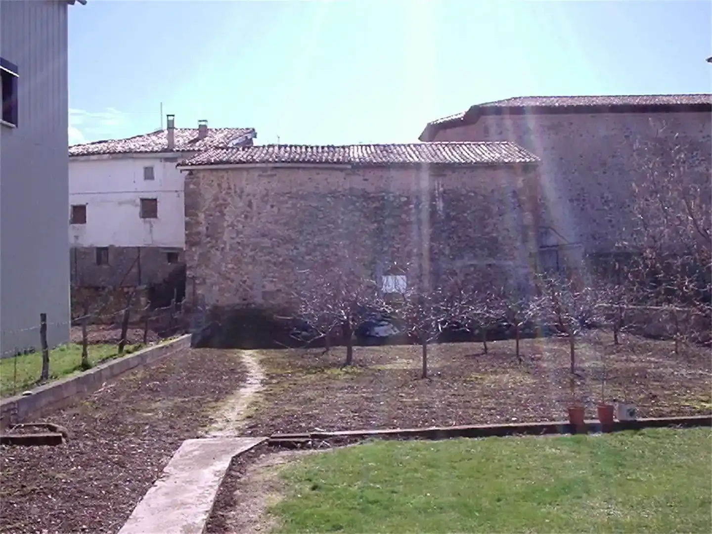 Vista exterior de Pis en venda en Castroviejo amb Jardí privat