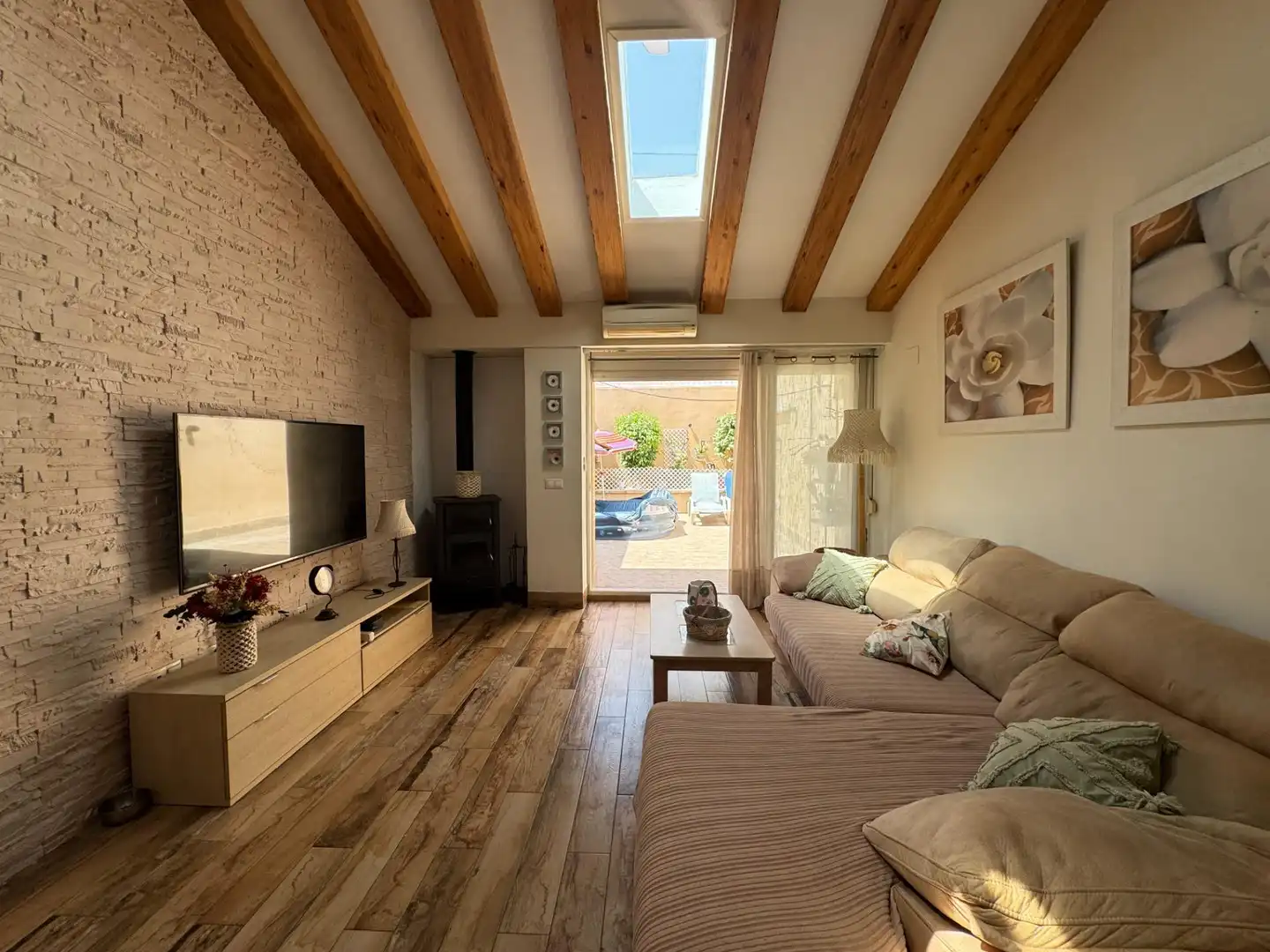 Sala d'estar de Planta baixa en venda en Alicante / Alacant amb Aire condicionat, Jardí privat i Terrassa