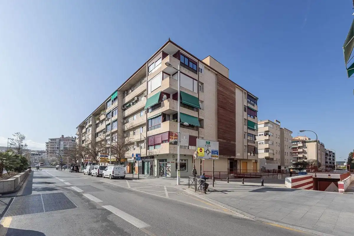 Außenansicht von Wohnung zur Miete in Granada mit Heizung und Gemeinschaftspool