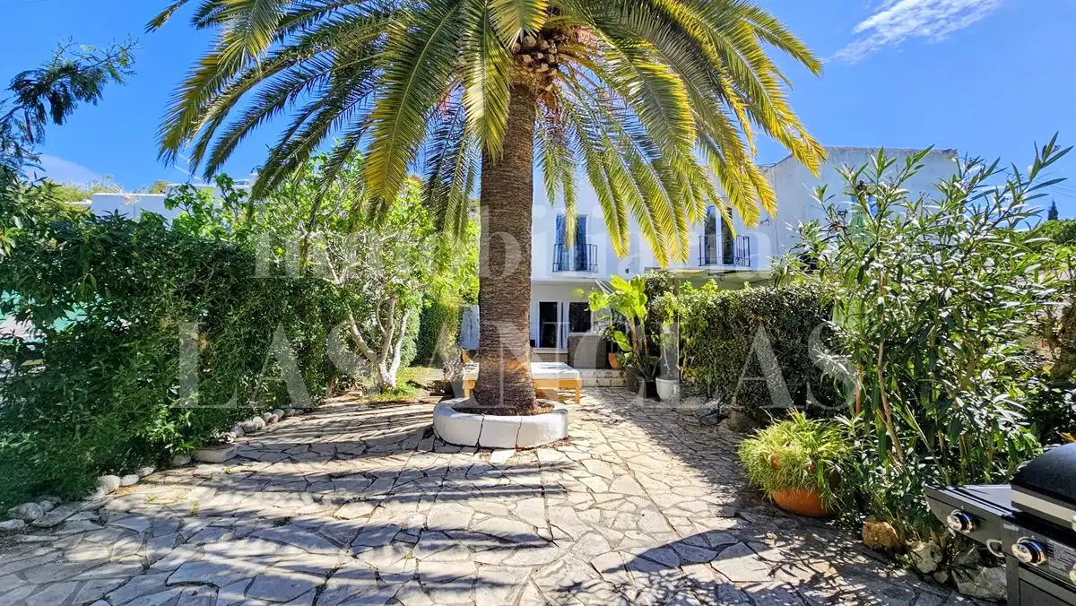 Vista exterior de Casa adosada en venta en Santa Eulària des Riu con Aire acondicionado, Jardín privado y Terraza