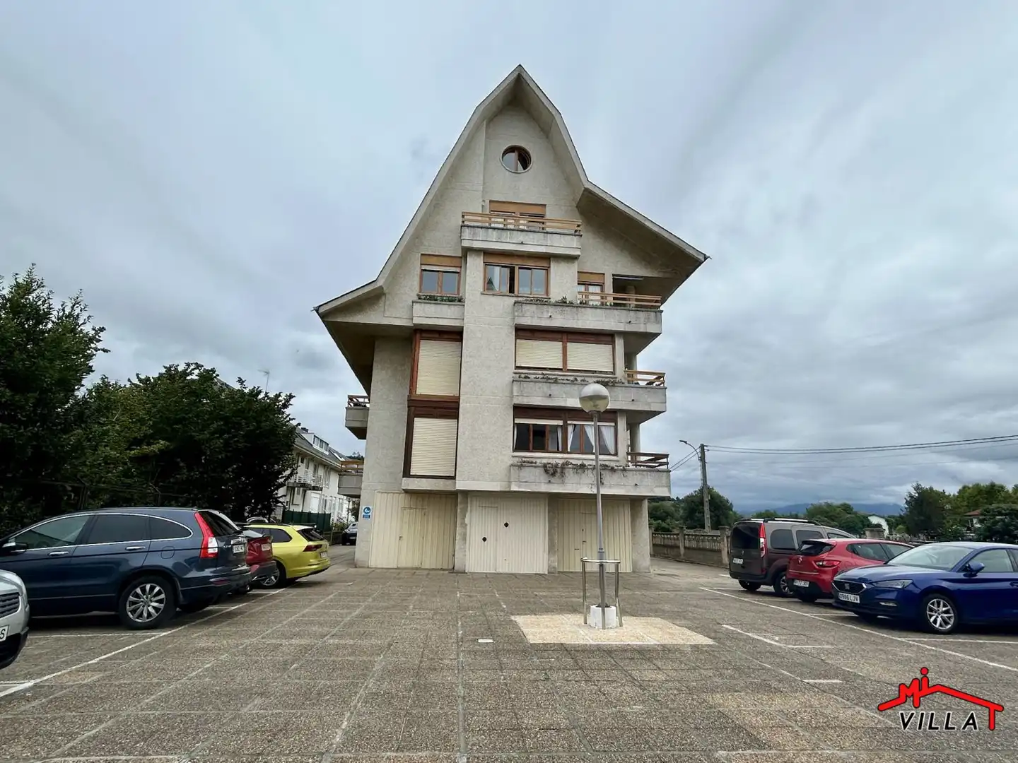 Vista exterior de Pis en venda en Laredo amb Calefacció, Terrassa i Moblat