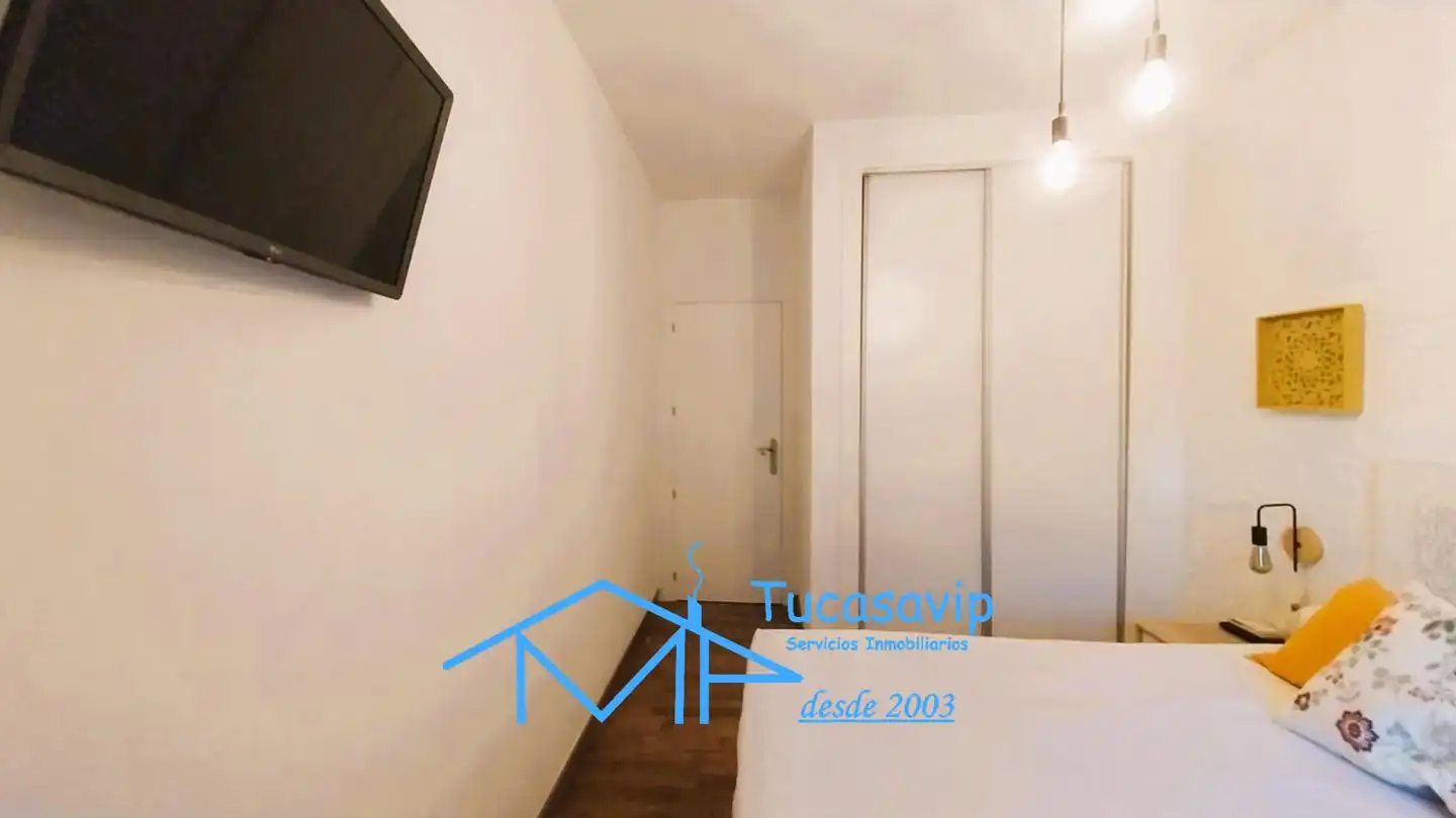 Habitación de Planta baja en venta en La Adrada 