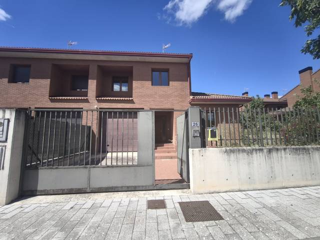 Casa adosada en Venta en Calle Pablo Neruda, 26 en Orkoien