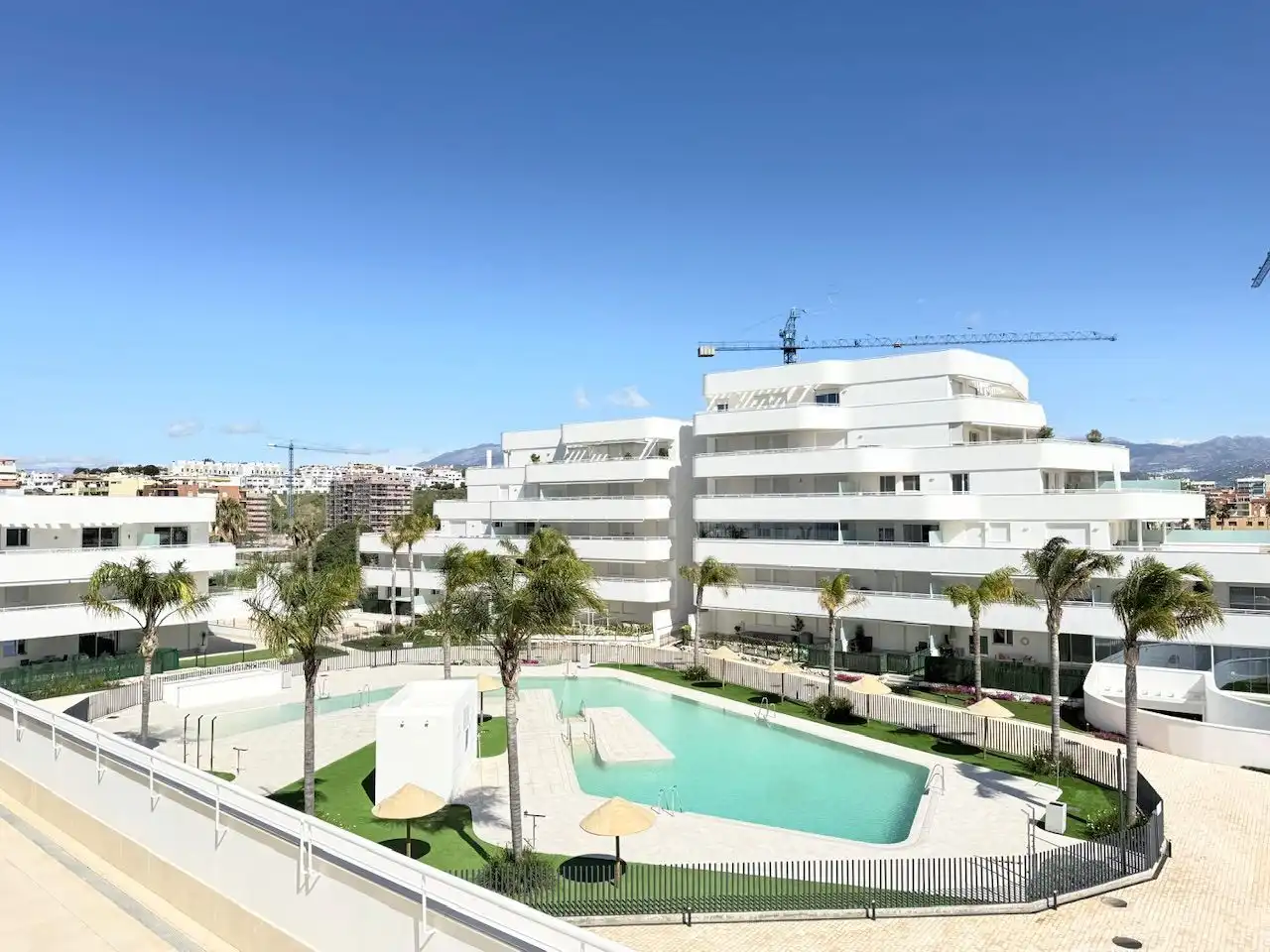 Vista exterior de Pis en venda en Vélez-Málaga amb Aire condicionat, Calefacció i Jardí privat