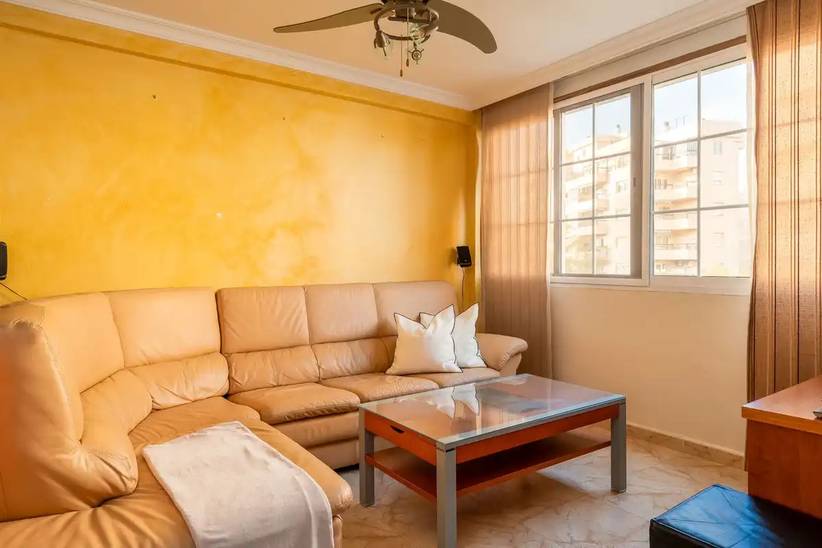 Sala de estar de Apartamento en venta en Fuengirola con Aire acondicionado, Calefacción y Terraza
