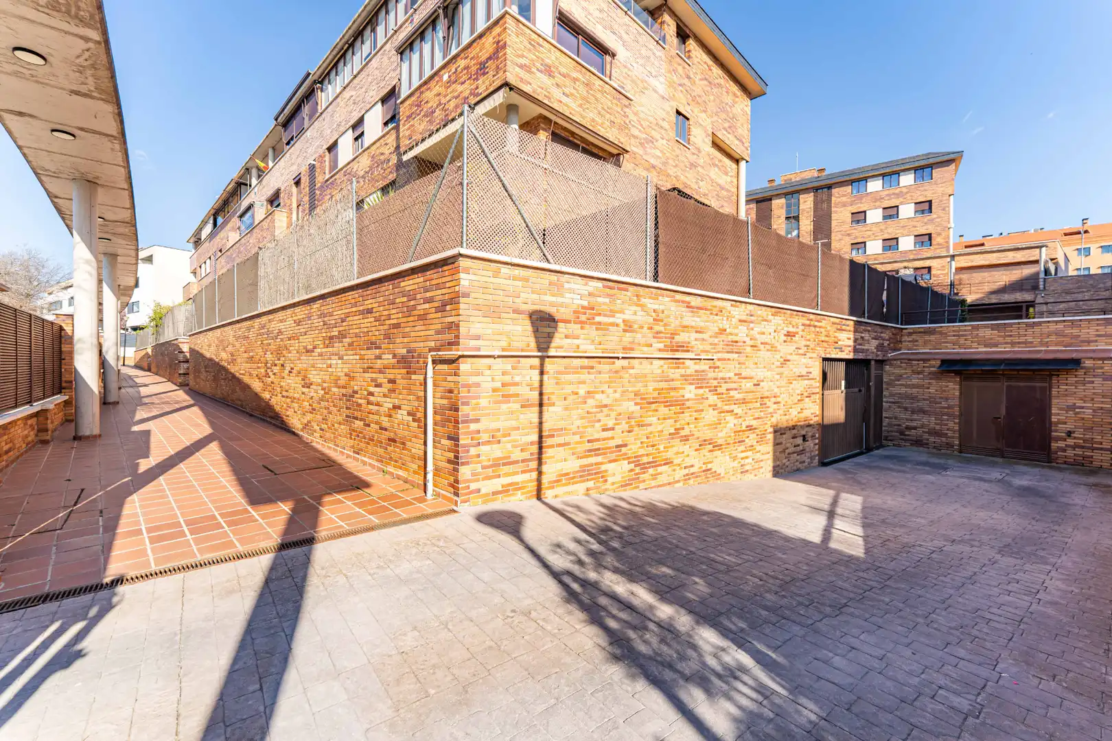 Exterior view of Flat for sale in Arroyomolinos (Madrid)  with Air Conditioner, Heating and Private garden