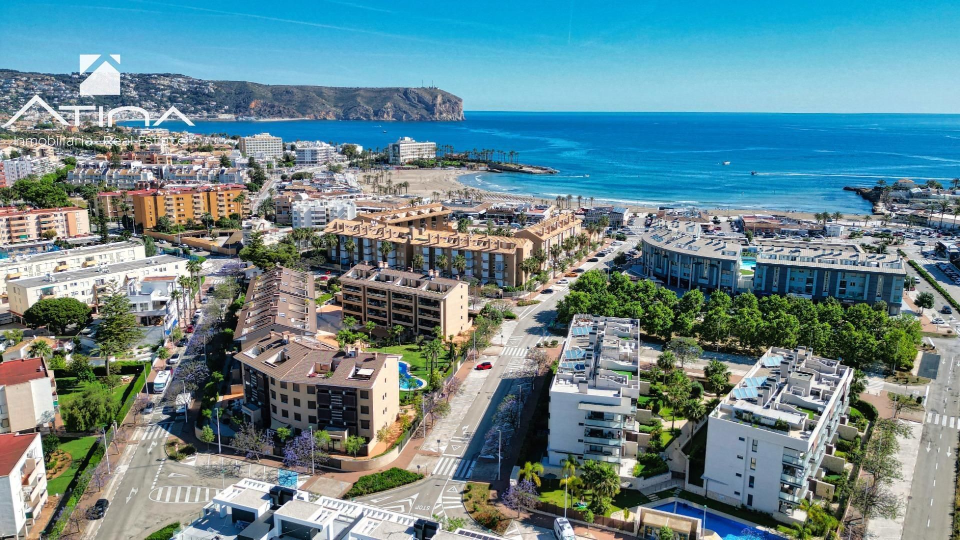 Vista exterior de Àtic en venda en Jávea / Xàbia amb Aire condicionat, Calefacció i Jardí privat