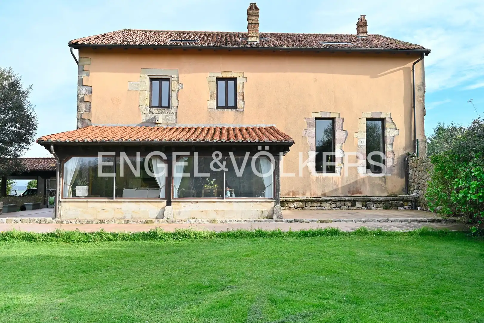 Vista exterior de Casa o chalet en venta en Reocín con Calefacción, Jardín privado y Terraza