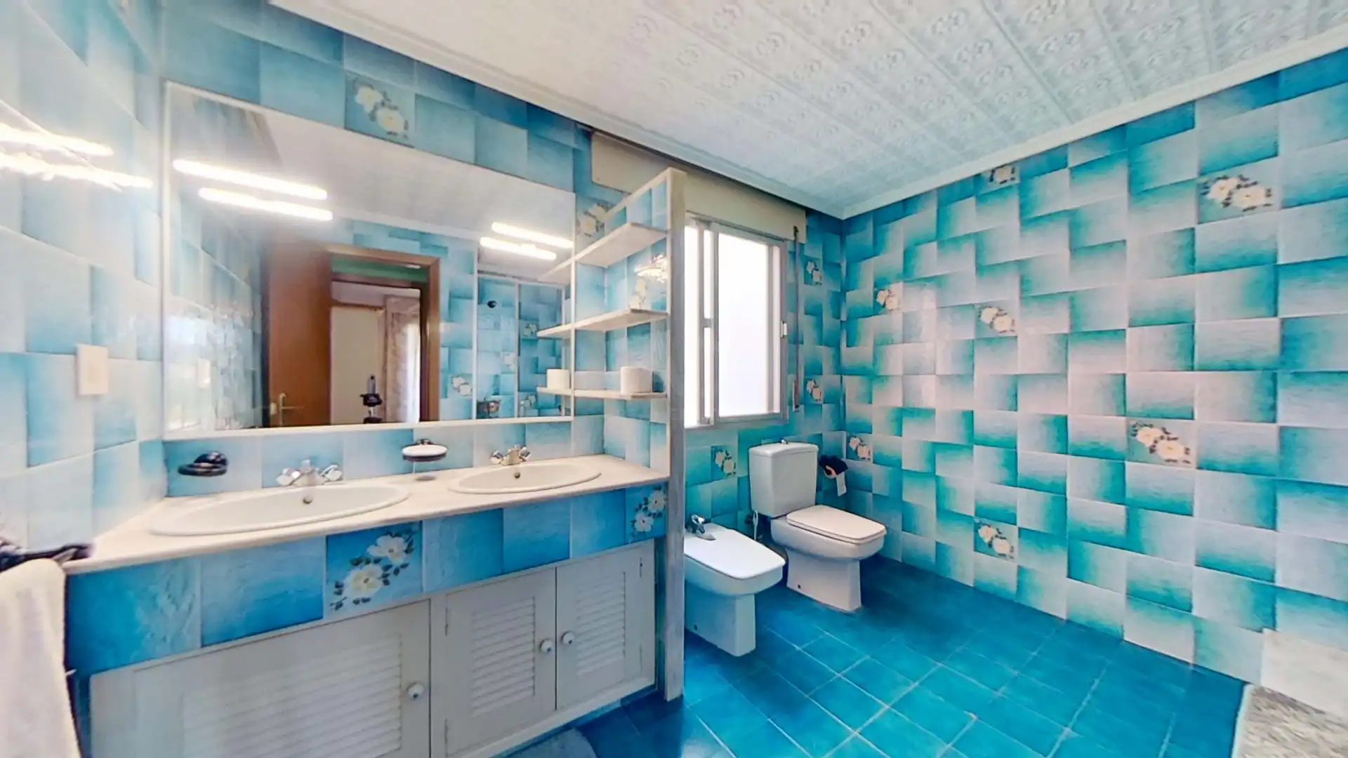 Badezimmer von Wohnung zum Verkauf in Ulldecona mit Klimaanlage und Terrasse