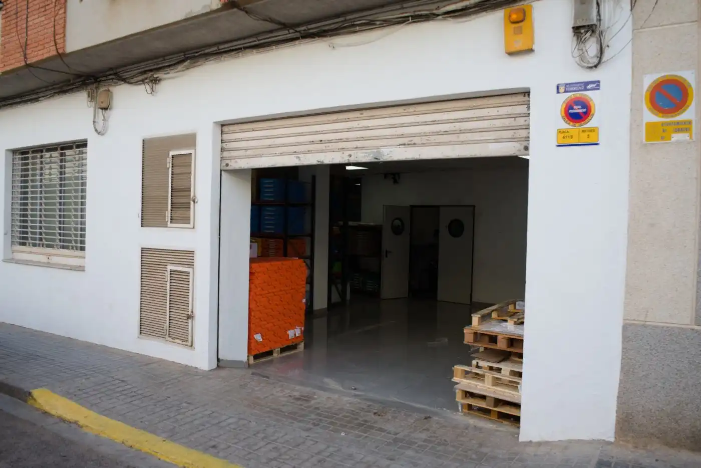 Local en venta en Torrent con Aire acondicionado