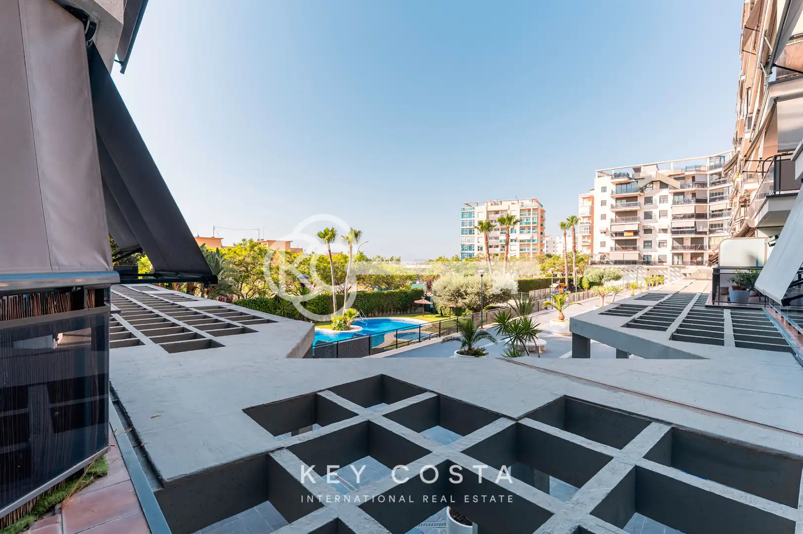 Terrace of Flat for sale in Alicante / Alacant  with Air Conditioner, Heating and Private garden