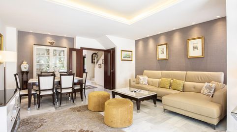 Foto 2 de Casa adosada en venda a Av. José María Gironella, 2f, Huerta Belón - Calvario, Marbella